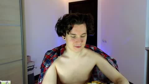 Snapshot of alex_candy_pump chatting on 01-22-25, 03:41 FAVORITE online show from 01-22-25, 03:41