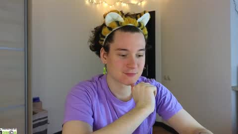 Snapshot of alex_candy_pump chatting on 02-06-25, 01:05 FAVORITE online show from 02-06-25, 01:05