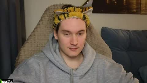 FAVORITE online show from 04-19-26, 05:56