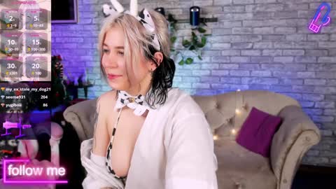 Snapshot of alex_howell chatting on 01-12-25, 04:00 alex_howell online show from 01-12-25, 04:00