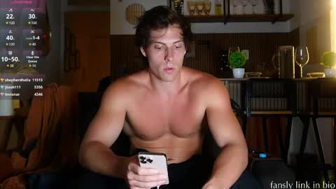Snapshot of alex_islive chatting on 04-29-26, 11:00 Alex Stone online show from 04-29-26, 11:00