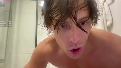 Snapshot of alex_islive chatting on 05-15-26, 09:22 Alex Stone online show from 05-15-26, 09:22