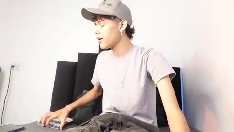 alex_mark_ online show from 11-28-25, 01:36