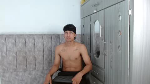Snapshot of alex_martin47 chatting on 04-08-26, 08:53 alex online show from 04-08-26, 08:53