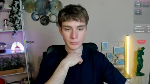 Snapshot of alex_reeding chatting on 05-11-26, 12:33 Alex online show from 05-11-26, 12:33