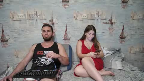 Snapshot of alex_sarah_sex chatting on 09-10-25, 08:20 Alex and Sarah online show from 09-10-25, 08:20