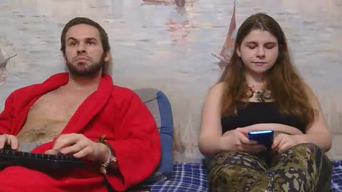 Alex and Sarah online show from 03-27-26, 04:18