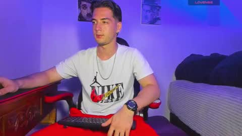 Snapshot of alex_smith0 chatting on 02-27-25, 01:38 online show from 02-27-25, 01:38