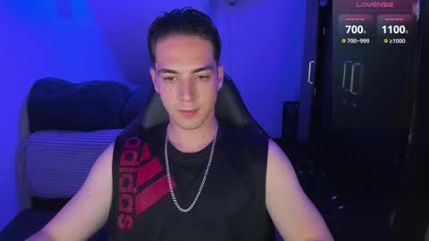 Snapshot of alex_smith0 chatting on 03-01-25, 10:42 online show from 03-01-25, 10:42