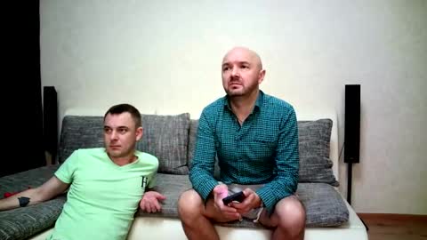 Alex and Tobey online show from 11-19-25, 03:39