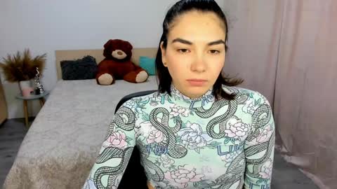 Snapshot of alexa_dolly chatting on 01-11-25, 09:47 Alexa online show from 01-11-25, 09:47