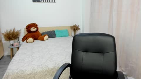 Snapshot of alexa_dolly chatting on 03-01-25, 08:45 Alexa online show from 03-01-25, 08:45