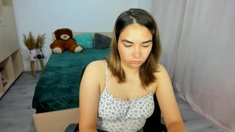 Snapshot of alexa_dolly chatting on 09-17-25, 05:20 Alexa online show from 09-17-25, 05:20