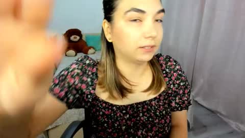 Snapshot of alexa_dolly chatting on 10-06-25, 05:49 Alexa online show from 10-06-25, 05:49