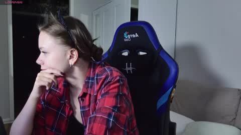 Little Duck homie online show from 06-06-26, 04:44