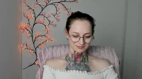 Snapshot of alexa_kittie chatting on 04-18-26, 07:58 Alexa online show from 04-18-26, 07:58