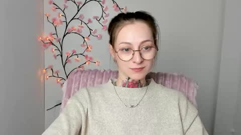 Snapshot of alexa_kittie chatting on 04-19-26, 11:31 Alexa online show from 04-19-26, 11:31