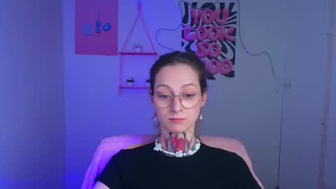 Snapshot of alexa_kittie chatting on 04-20-26, 11:46 Alexa online show from 04-20-26, 11:46