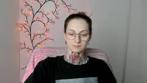 Snapshot of alexa_kittie chatting on 05-12-26, 05:54 Alexa online show from 05-12-26, 05:54