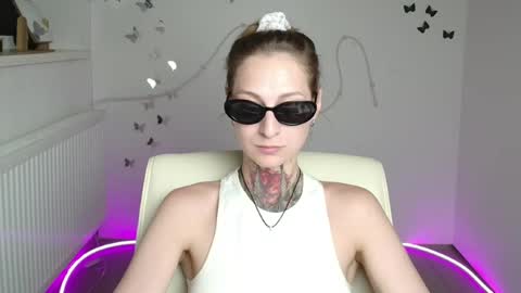 Snapshot of alexa_kittie chatting on 07-22-26, 11:24 Alexa online show from 07-22-26, 11:24