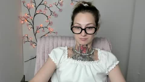 Snapshot of alexa_kittie chatting on 07-28-26, 11:17 Alexa online show from 07-28-26, 11:17