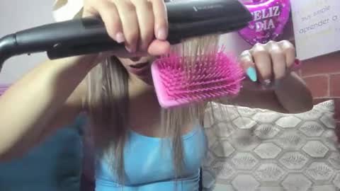Snapshot of alexa_latina chatting on 10-30-25, 04:30 alexa latina online show from 10-30-25, 04:30