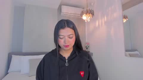 Snapshot of alexa_millers_ chatting on 06-19-26, 01:37 Alexa Millers online show from 06-19-26, 01:37