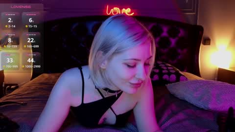 Snapshot of alexa_novak chatting on 01-09-25, 01:50 Alexa online show from 01-09-25, 01:50