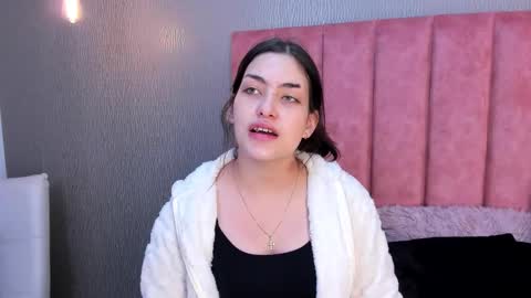 Alexa Thaylor online show from 11-26-25, 03:13