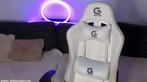 Snapshot of alexaaimee chatting on 03-02-26, 03:41 Alexa online show from 03-02-26, 03:41