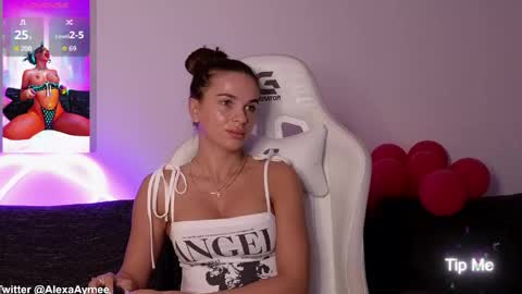 Snapshot of alexaaimee chatting on 04-15-26, 08:32 Alexa online show from 04-15-26, 08:32