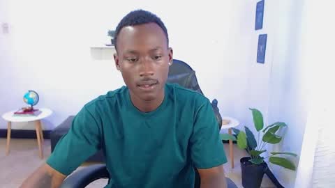 Snapshot of alexaandro18 chatting on 04-28-26, 01:27 Alexandro online show from 04-28-26, 01:27