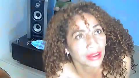 Snapshot of alexaandtom chatting on 03-07-25, 04:13 Alexa y tom online show from 03-07-25, 04:13