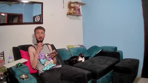 Snapshot of alexaandtom chatting on 10-05-25, 01:04 Alexa y tom online show from 10-05-25, 01:04