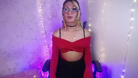 alexaavandercloude online show from 04-01-26, 07:33