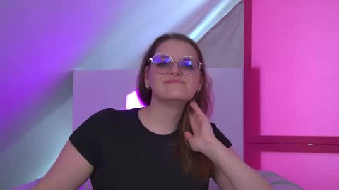 Snapshot of alexaavery chatting on 06-03-26, 02:33 AlexaAvery online show from 06-03-26, 02:33