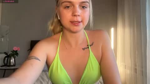 Snapshot of alexadevilicious chatting on 06-14-26, 01:57 ALEXA online show from 06-14-26, 01:57