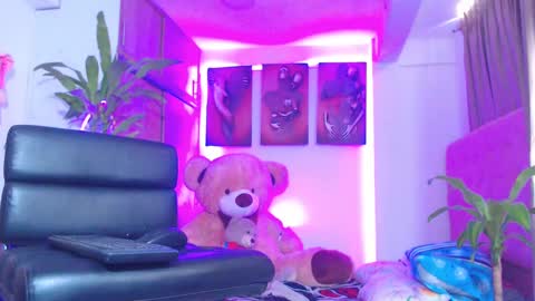 Snapshot of alexafoxxy01 chatting on 02-10-25, 06:56 alexafoxxy01 online show from 02-10-25, 06:56