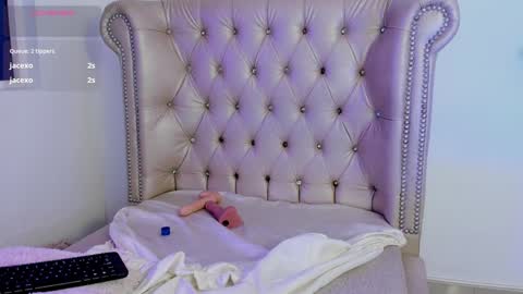 Snapshot of alexafoxy18 chatting on 02-07-25, 10:19 ALEXA online show from 02-07-25, 10:19