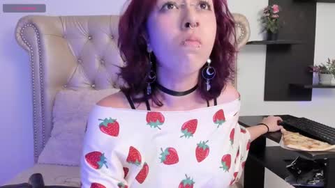 Snapshot of alexafoxy18 chatting on 02-12-25, 04:12 ALEXA online show from 02-12-25, 04:12