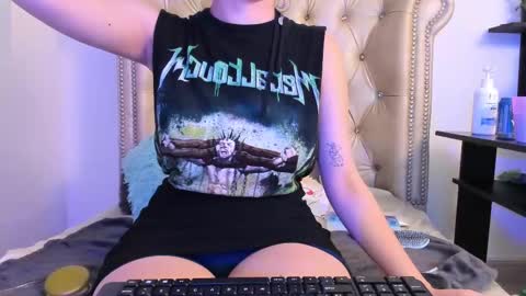 Snapshot of alexafoxy18 chatting on 02-20-25, 05:01 ALEXA online show from 02-20-25, 05:01