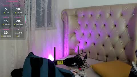 Snapshot of alexafoxy18 chatting on 09-21-25, 07:54 ALEXA online show from 09-21-25, 07:54