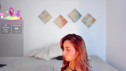 Snapshot of alexalovecastle1 chatting on 11-21-25, 05:17 Alexandra Castillo online show from 11-21-25, 05:17