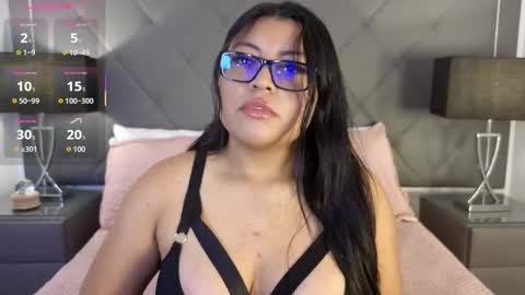 Snapshot of alexamadisson chatting on 11-15-25, 01:51 Alexa online show from 11-15-25, 01:51