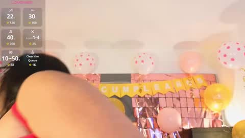 Snapshot of alexamadisson chatting on 11-21-25, 12:43 Alexa online show from 11-21-25, 12:43