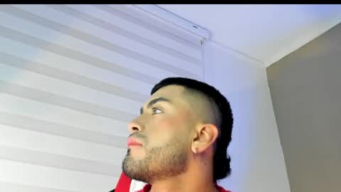 Snapshot of alexander_diiaz chatting on 04-22-26, 12:18 Alexander Diaz online show from 04-22-26, 12:18