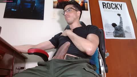 Snapshot of alexander_dimitri chatting on 12-31-24, 04:38 Benji Alex online show from 12-31-24, 04:38