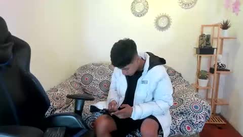 Snapshot of alexandluke1 chatting on 09-09-25, 02:27 chicos hot online show from 09-09-25, 02:27