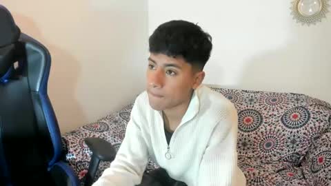Snapshot of alexandluke1 chatting on 09-10-25, 02:06 chicos hot online show from 09-10-25, 02:06