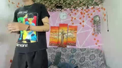 Snapshot of alexandluke1 chatting on 12-15-25, 04:33 chicos hot online show from 12-15-25, 04:33